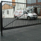 sliding-gate-closeup-closed